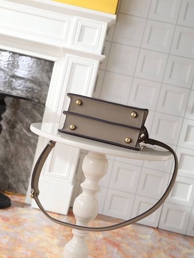 フェンディバッグ素材ディテール